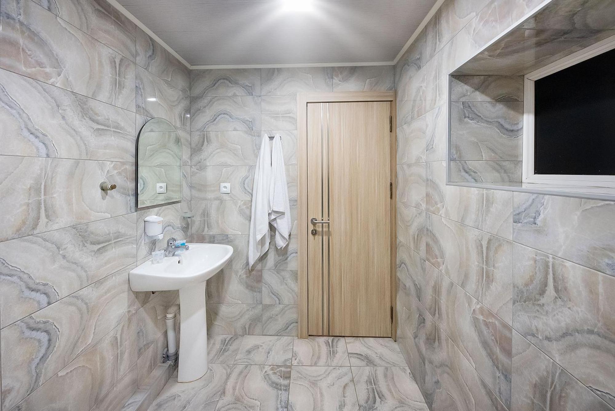 Apart Hotel Georgia Gold Tbilisi Eksteriør bilde